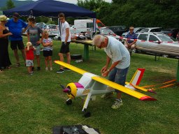 c-tag2-008-zuckerlbomber